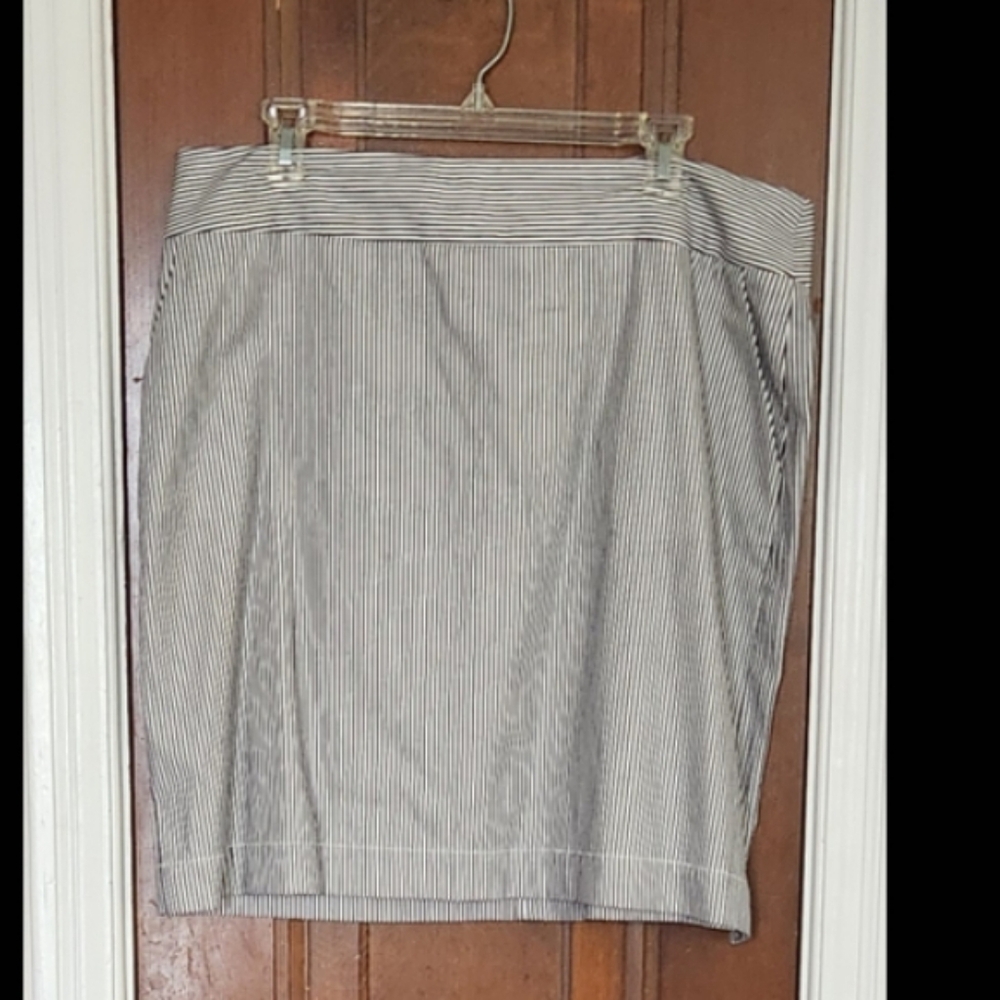 Talbots blue and white striped skirt size 16